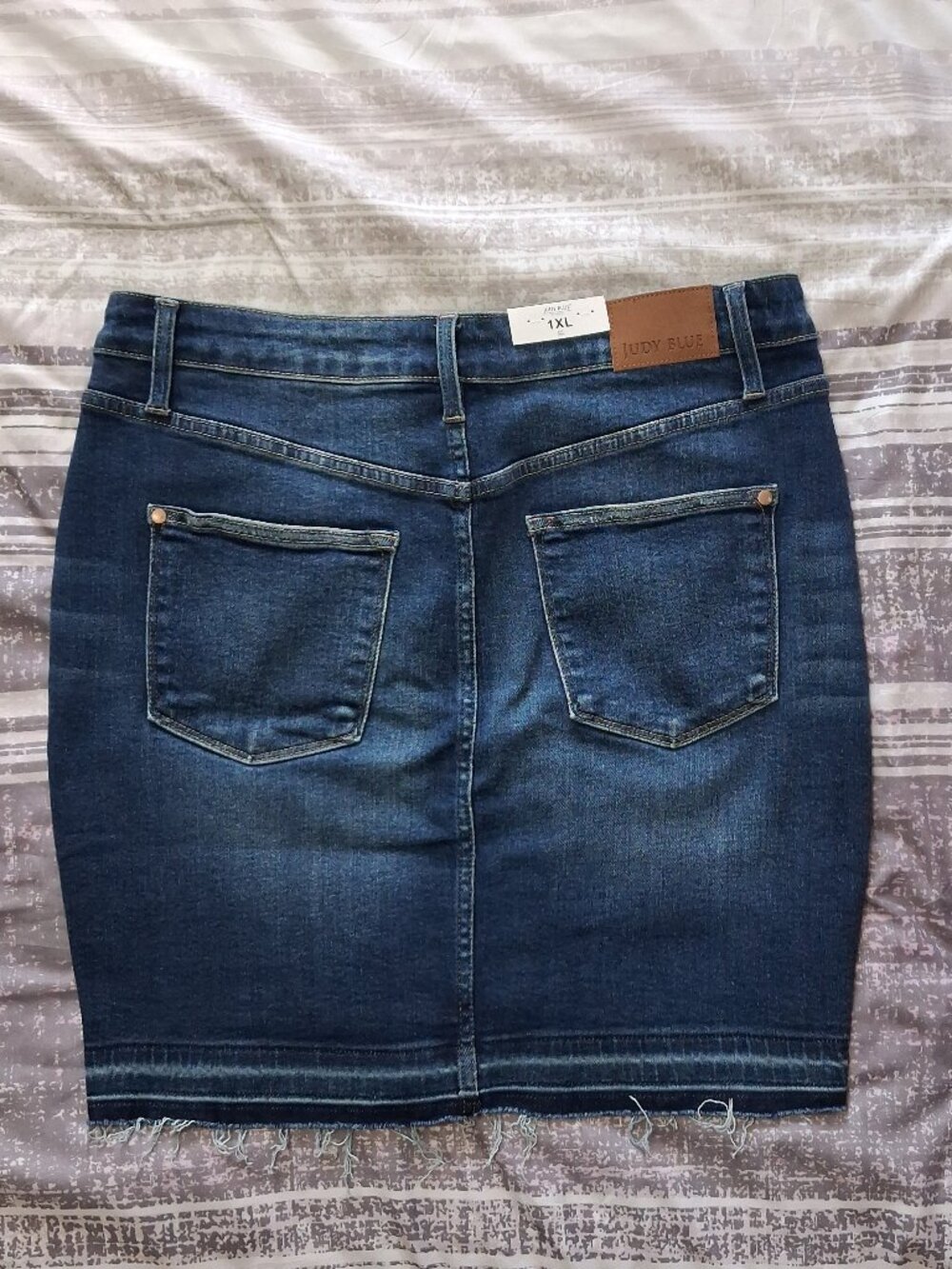 Judy Blue SZ 1XL Denim Raw Edge Hem Skirt Stretch High Waisted Tummy Control NWT - Picture 2 of 4